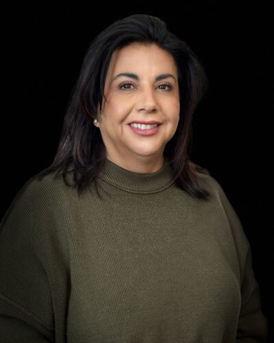 Yvonne-Martinez-Headshot-1-400×533-1